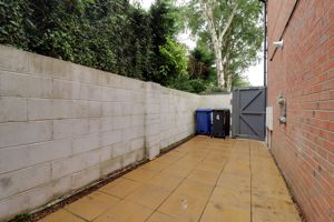 Side Patio- click for photo gallery